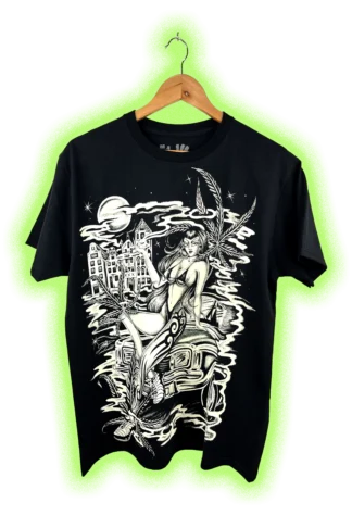 Camiseta negra OOSTERDOK de ANKOR, ilustración de Julia Pascual, vista frontal