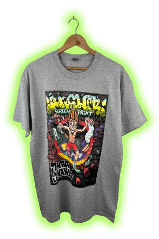 Camiseta gris PIBES CHORROS «Tinta en las Manos» de ANKOR, ilustración de Senk, vista frontal